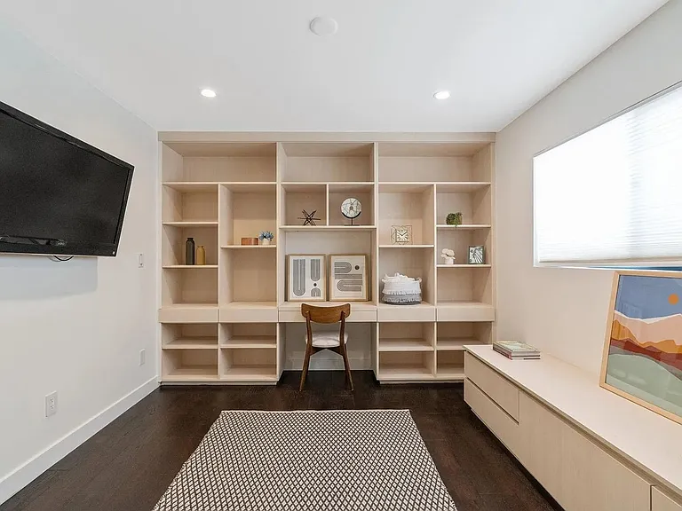 13940 Bermax Ave — Photo 33