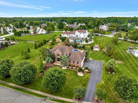 2nd image of 45 Langeveld Drive