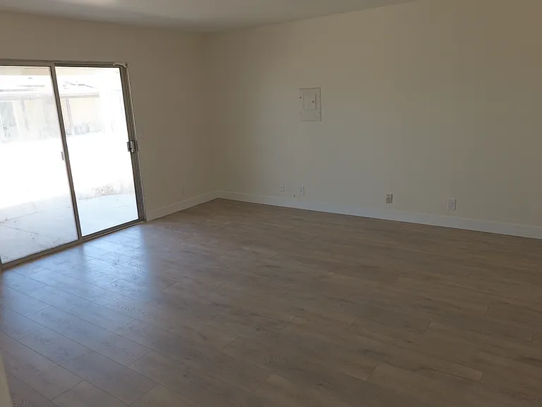 20997 Pine Ridge Ave #2 — Photo 23