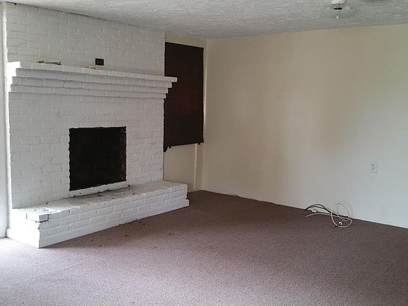 3rd image of 1108 6th Ave NW
