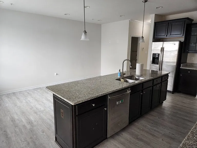 220 Ironwood Manor Dr — Photo 3