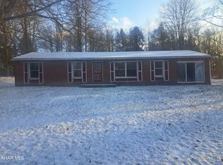 364 Pine Bluff Rd, Sidman, PA 15955