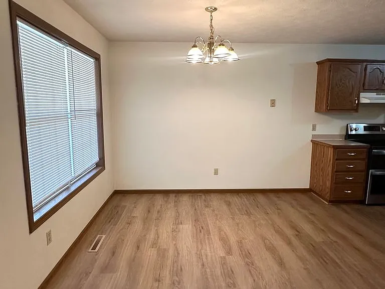 3115 W Raynell St — Photo 5