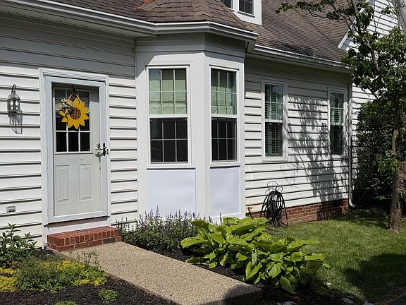 3rd image of 129 Colonial Way