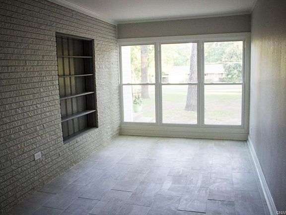 5th image of 810 Lincoln Dr