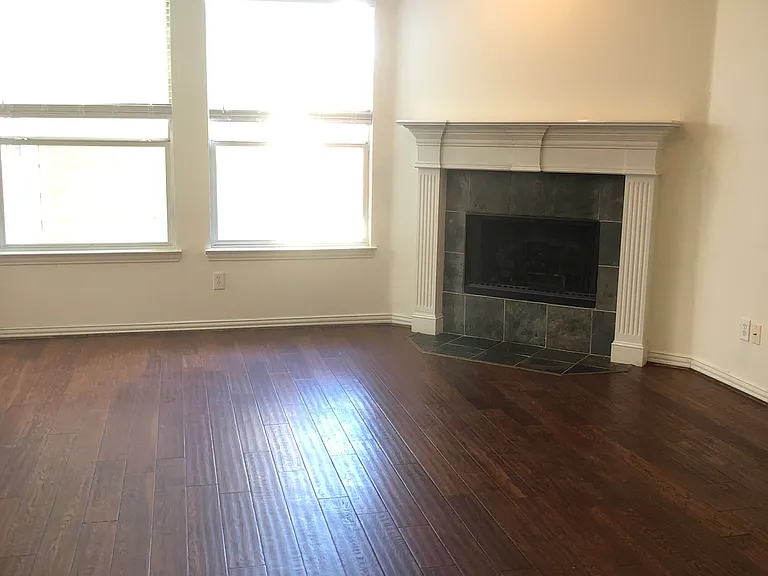 1709 Oak Brook Ln — Photo 3