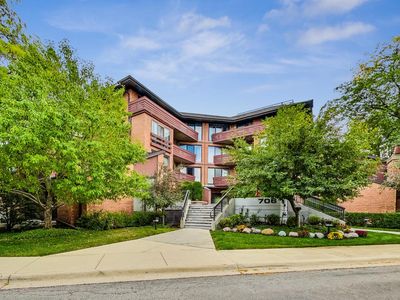 706 Waukegan Rd #C7, Glenview, IL, 60025