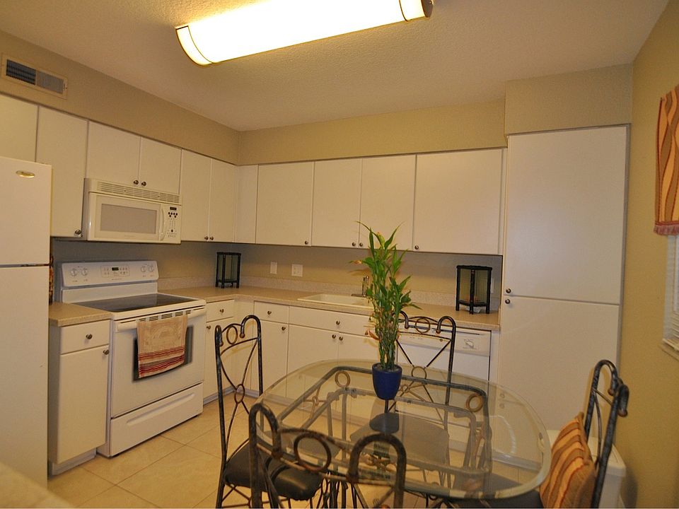 1st image of 3215 W Swann Ave APT 15