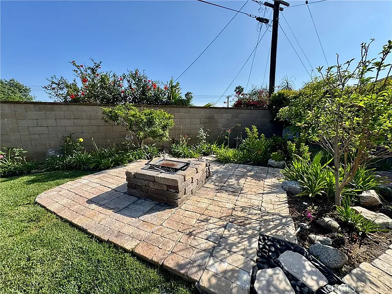 18572 Avolinda Dr — Photo 49