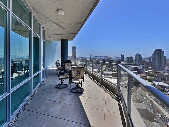 Phenomenal view span all the way to Coronado and Point Loma!