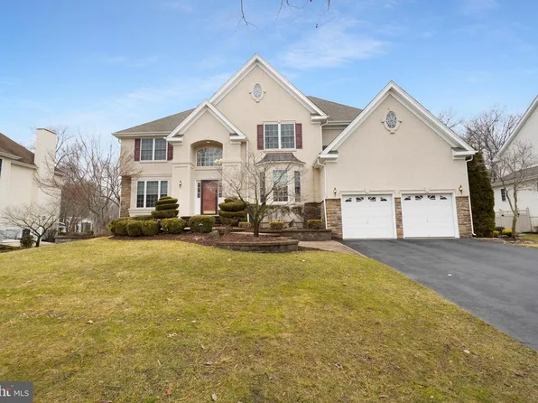 9 Foxcroft Way, Mount Laurel, NJ 08054
