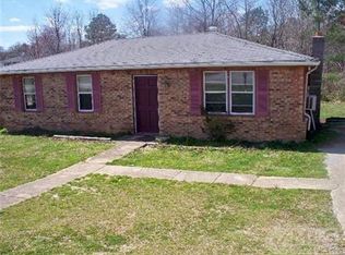 501 Holt Rd, Burns, TN 37029