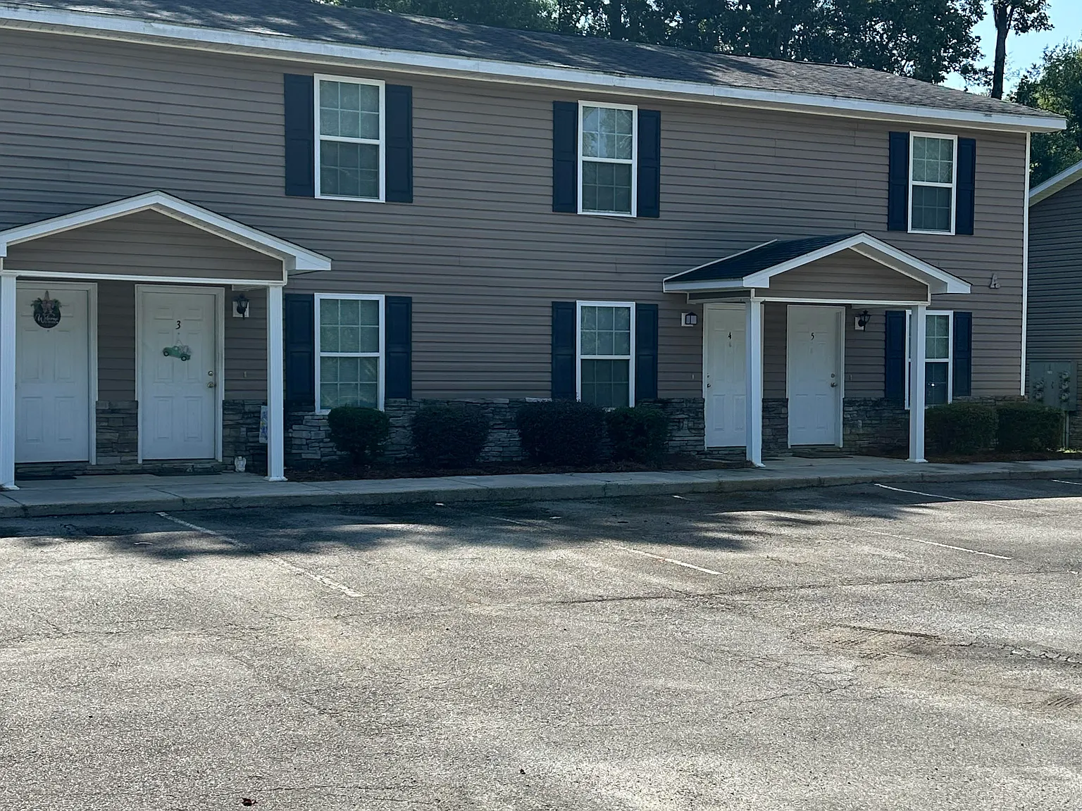 2 bed, 1.5 bath, $1,000 — Photo 1