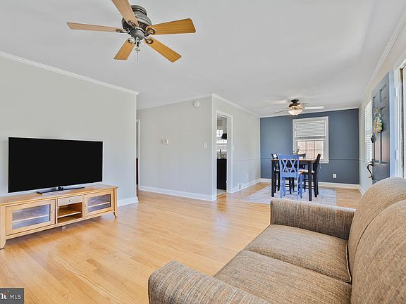 3rd image of 209 Osborne Ave