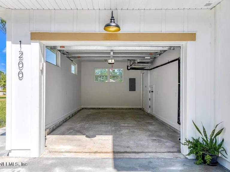 1200 N Clay St — Photo 6