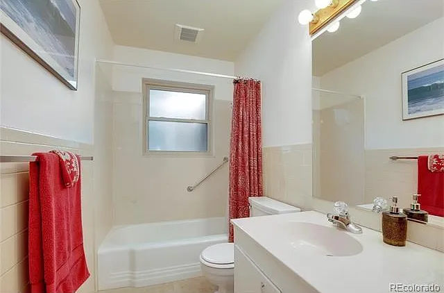 main floor bath 1