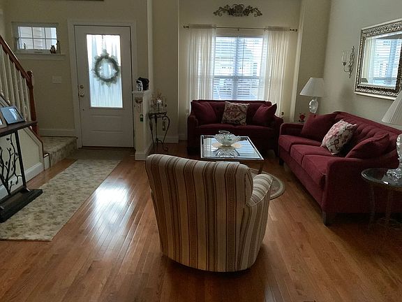 5th image of 15 Avery Way #15