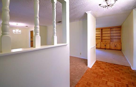 4th image of 2304 W Lake Dr