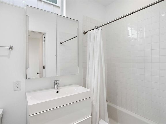 4th image of 3122 Saint Thomas St Unit 3122