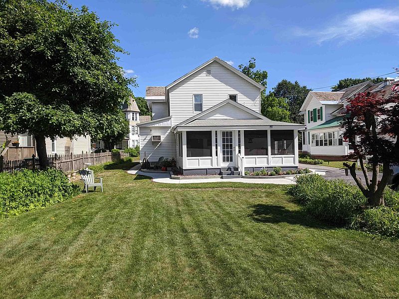 5th image of 13 GROVE Avenue