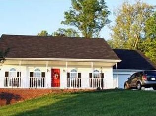 19 Hazel Cir, Winfield, WV 25213