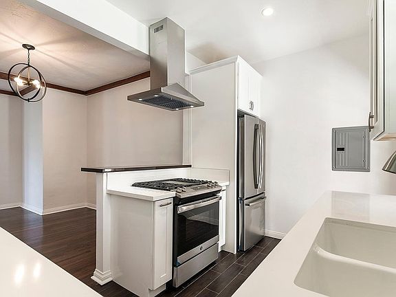 4th image of 5315 W 8th St