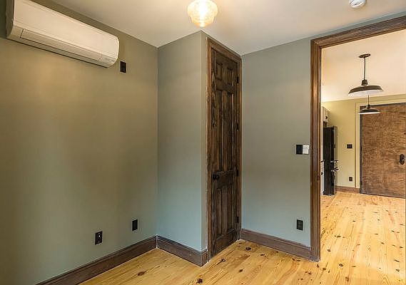 2nd image of 43 Newell St #1D