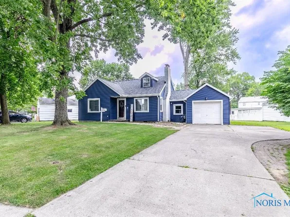 135 Wilkshire Dr, Waterville, OH 43566