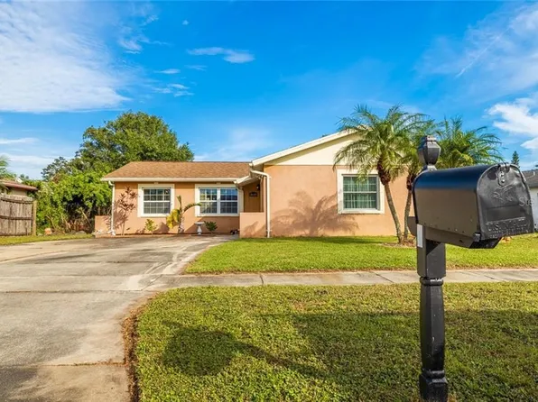 10849 92nd St, Seminole, FL 33777