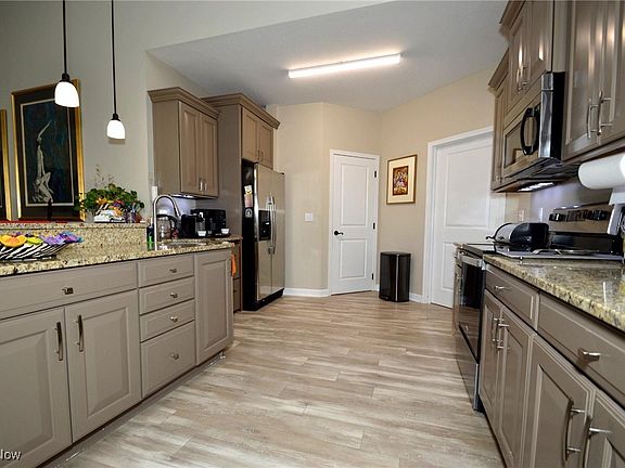 5th image of 4300 Westford Pl Unit 6B