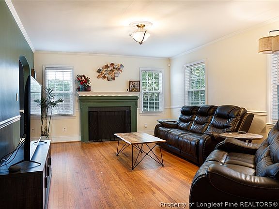 5th image of 613 Westmont Dr