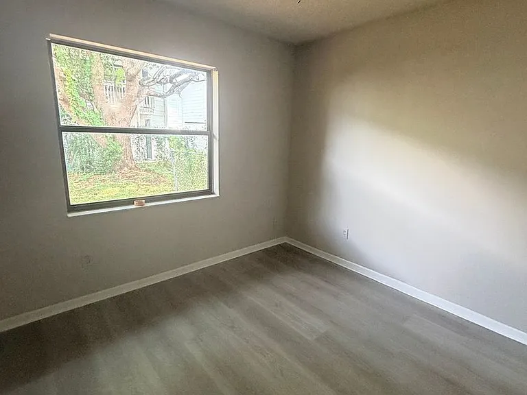 5483 Decatur St — Photo 13
