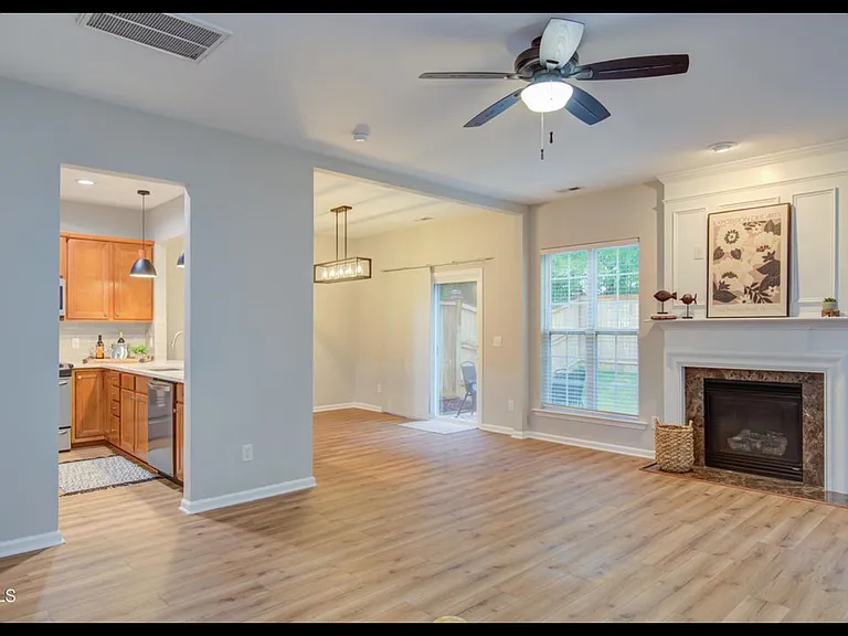 8619 Thunderwood Dr — Photo 3