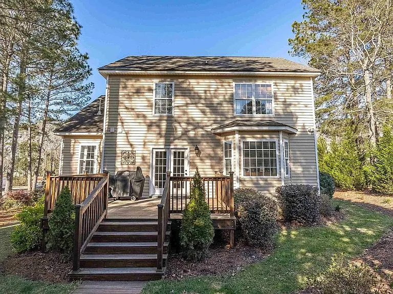 1005 Tarrytown Ln — Photo 34