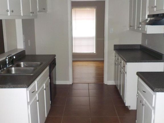 2nd image of 1715 Santa Clara Ave