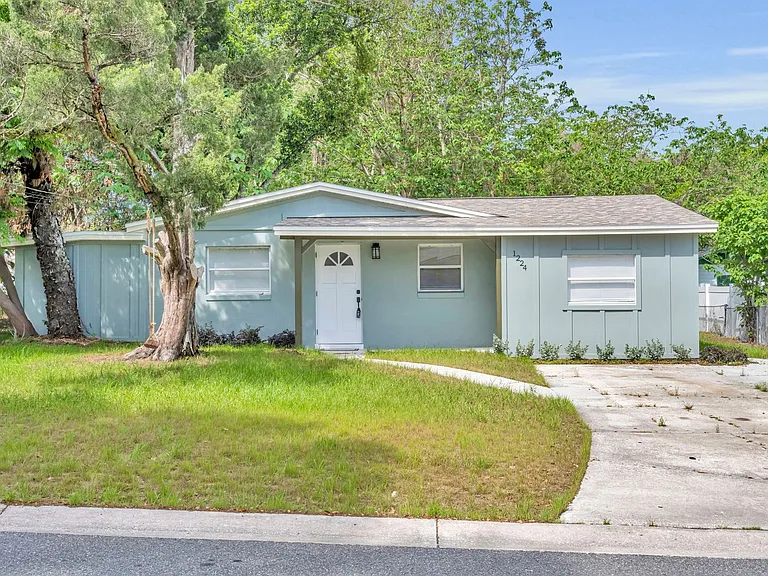 1224 Helen St — Photo 2
