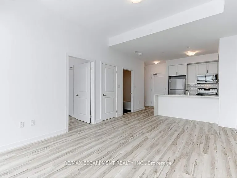 450 Dundas St E #1204 — Photo 16
