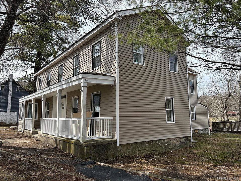 1st image of 1445 Burlingham Rd