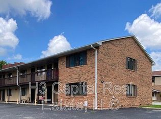 901 S 74th St #12, Belleville, IL 62223