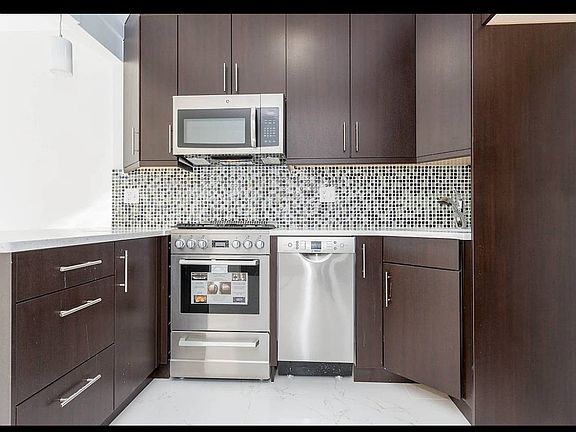 3rd image of 22-07 Astoria Blvd S #3