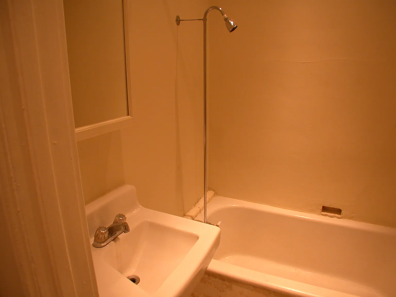 Studio, 400 sqft, $1,395 — Photo 3