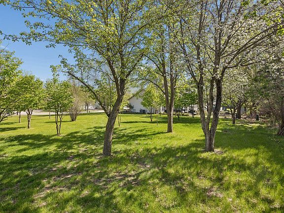3rd image of 1716 Southwood Trl