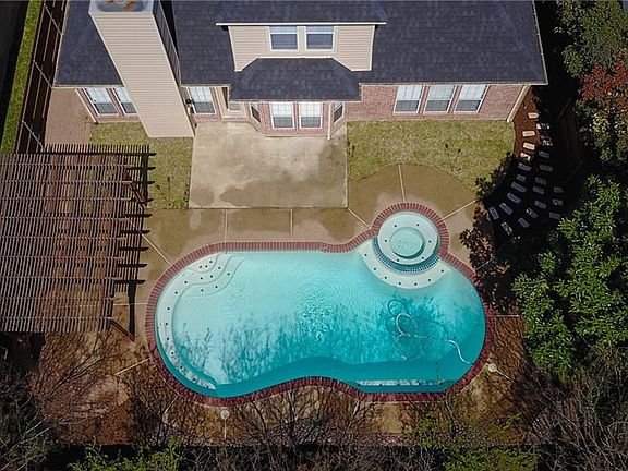 4th image of 2408 Black Spruce Ct