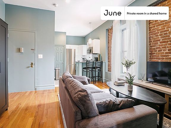4th image of 941 Columbus Ave #B