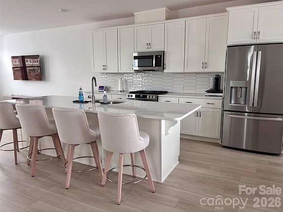 3rd image of 2140 Barrowcliffe Dr