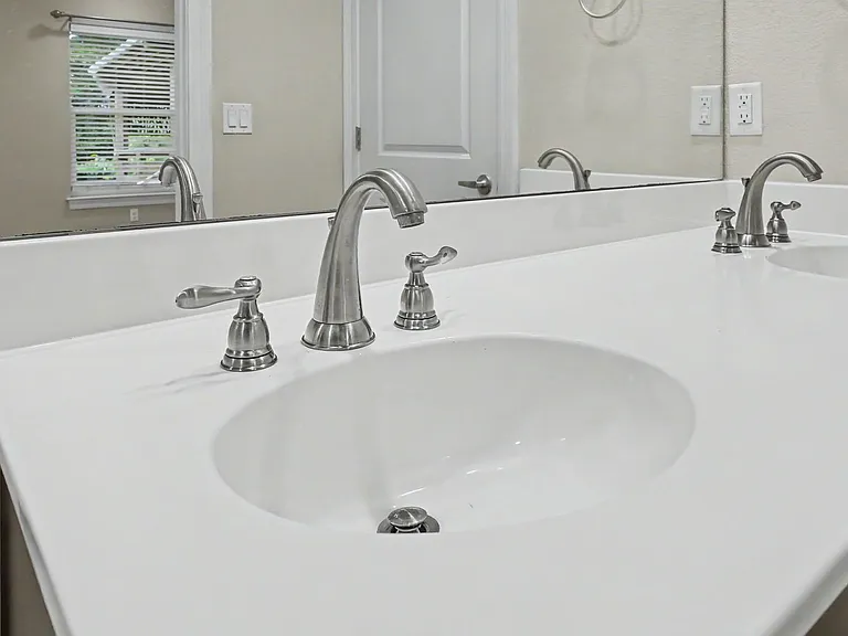 490 Soundview Ct — Photo 27