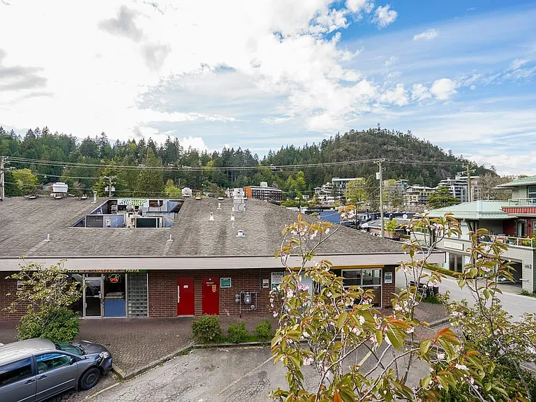 6379 Bruce St — Photo 33
