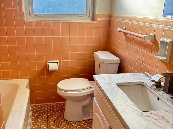 3rd image of 1285 Norman Ave #1
