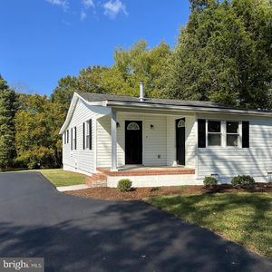 17201 Sarah St, Bowling Green, VA, 22427