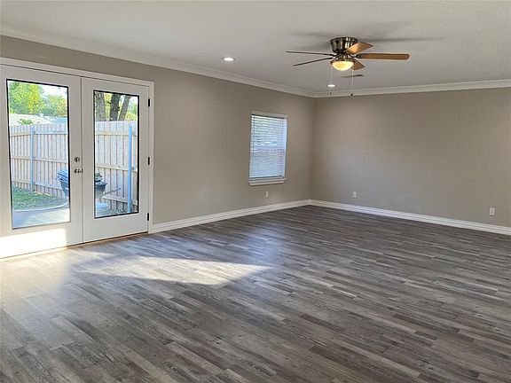 5th image of 1520 Shorehaven Dr